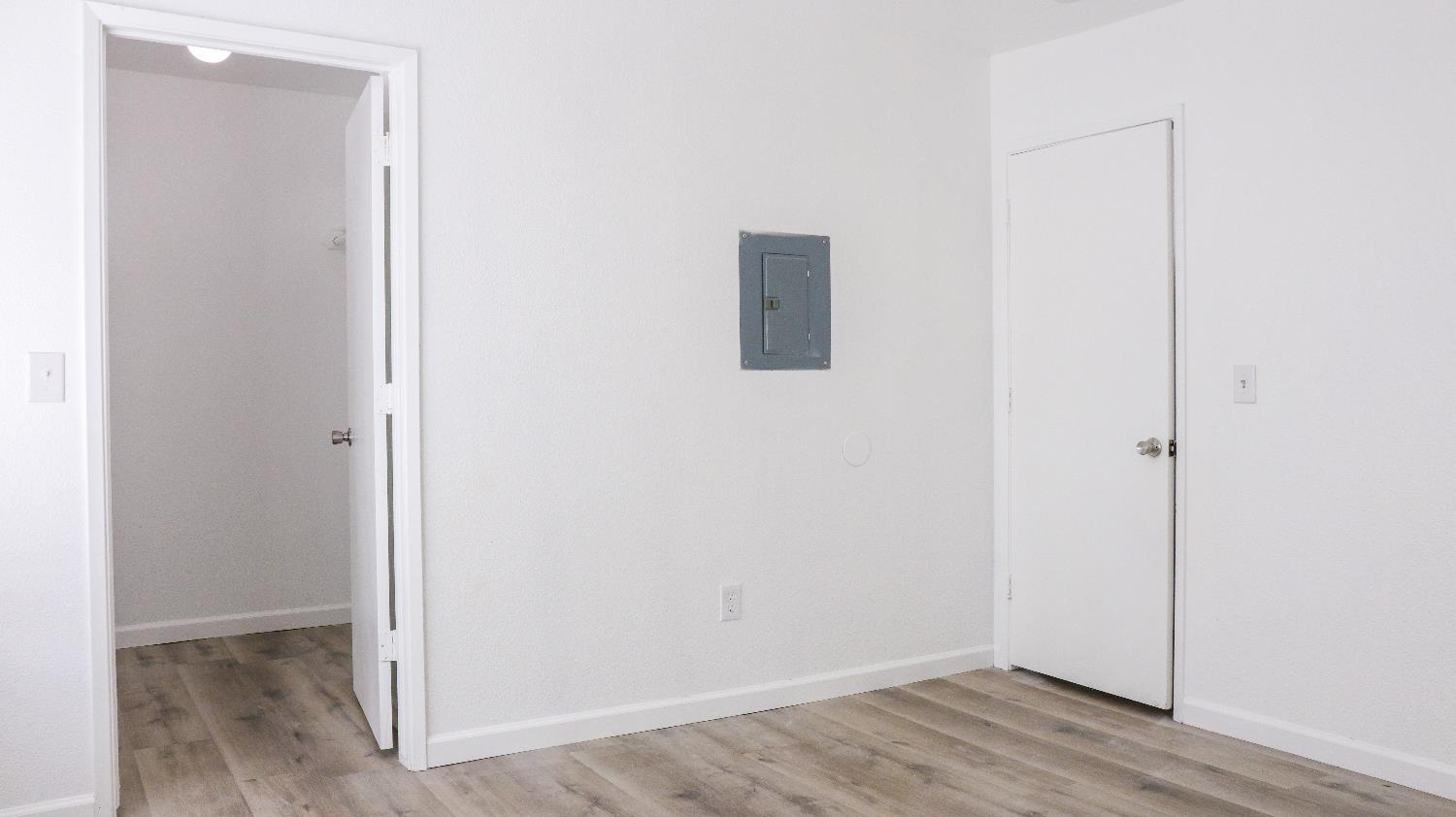 1221 N Peach Ave #142, Fresno, CA 93727