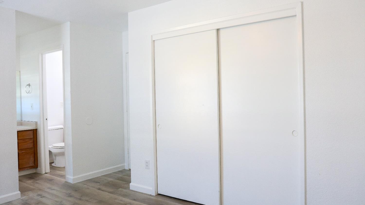 1221 N Peach Ave #142, Fresno, CA 93727