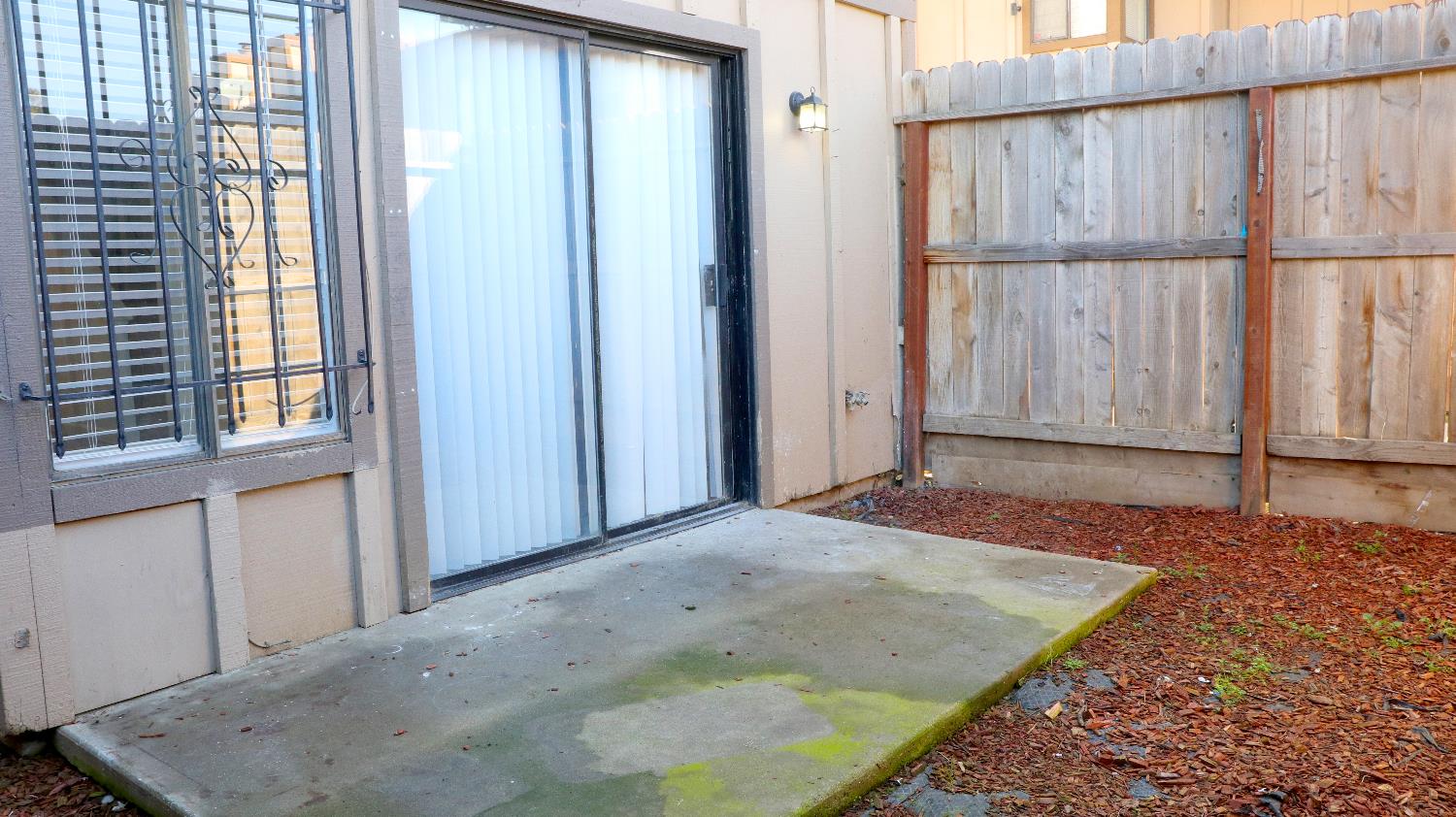 1221 N Peach Ave #142, Fresno, CA 93727