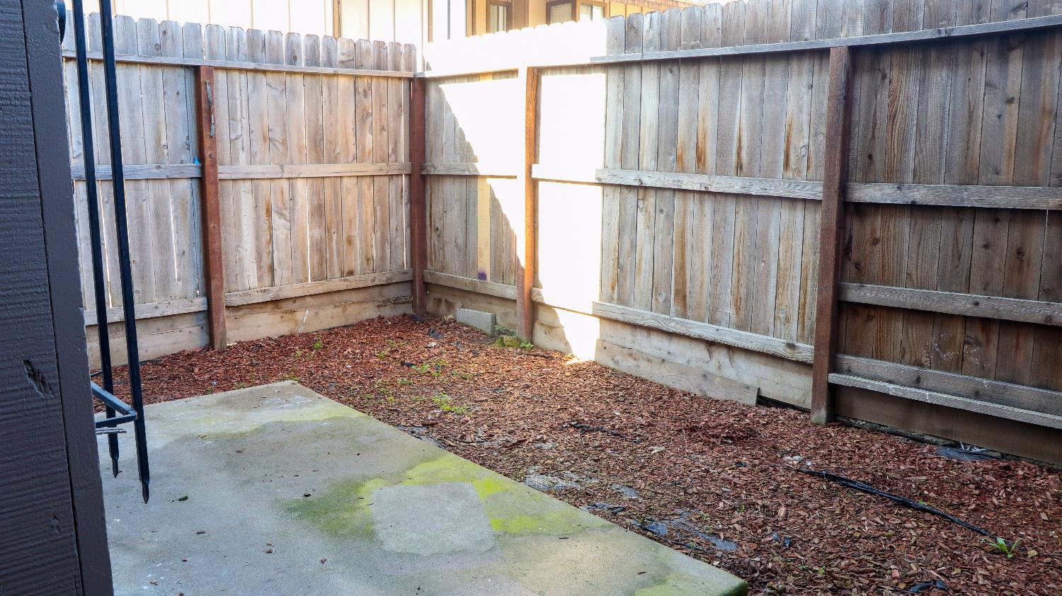 1221 N Peach Ave #142, Fresno, CA 93727