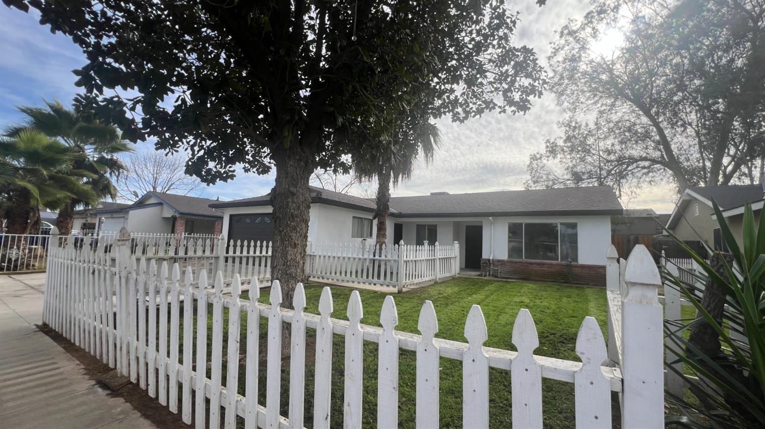 4249 W Michigan Ave, Fresno, CA 93722