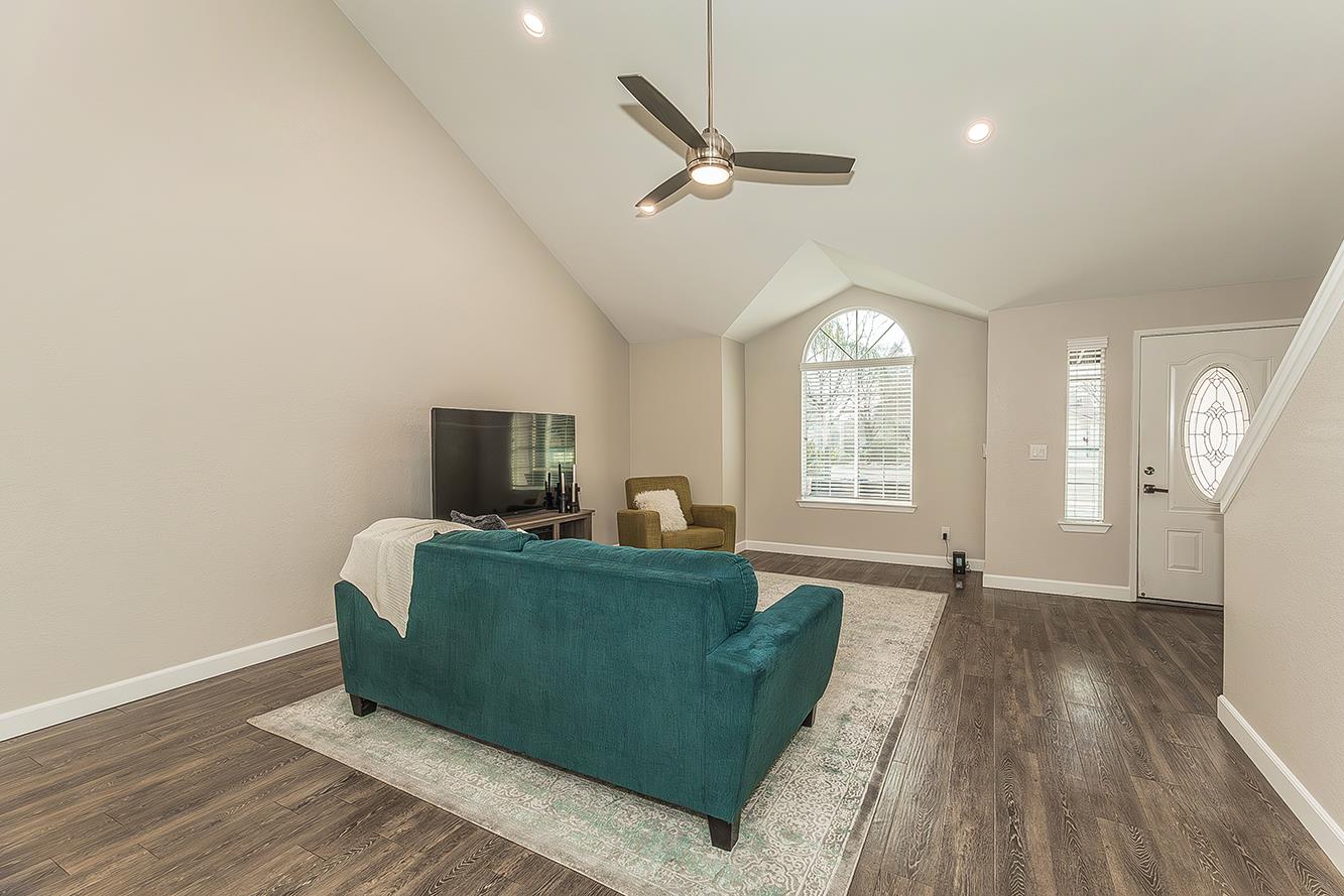 1636 E Solar Ave, Fresno, CA 93720