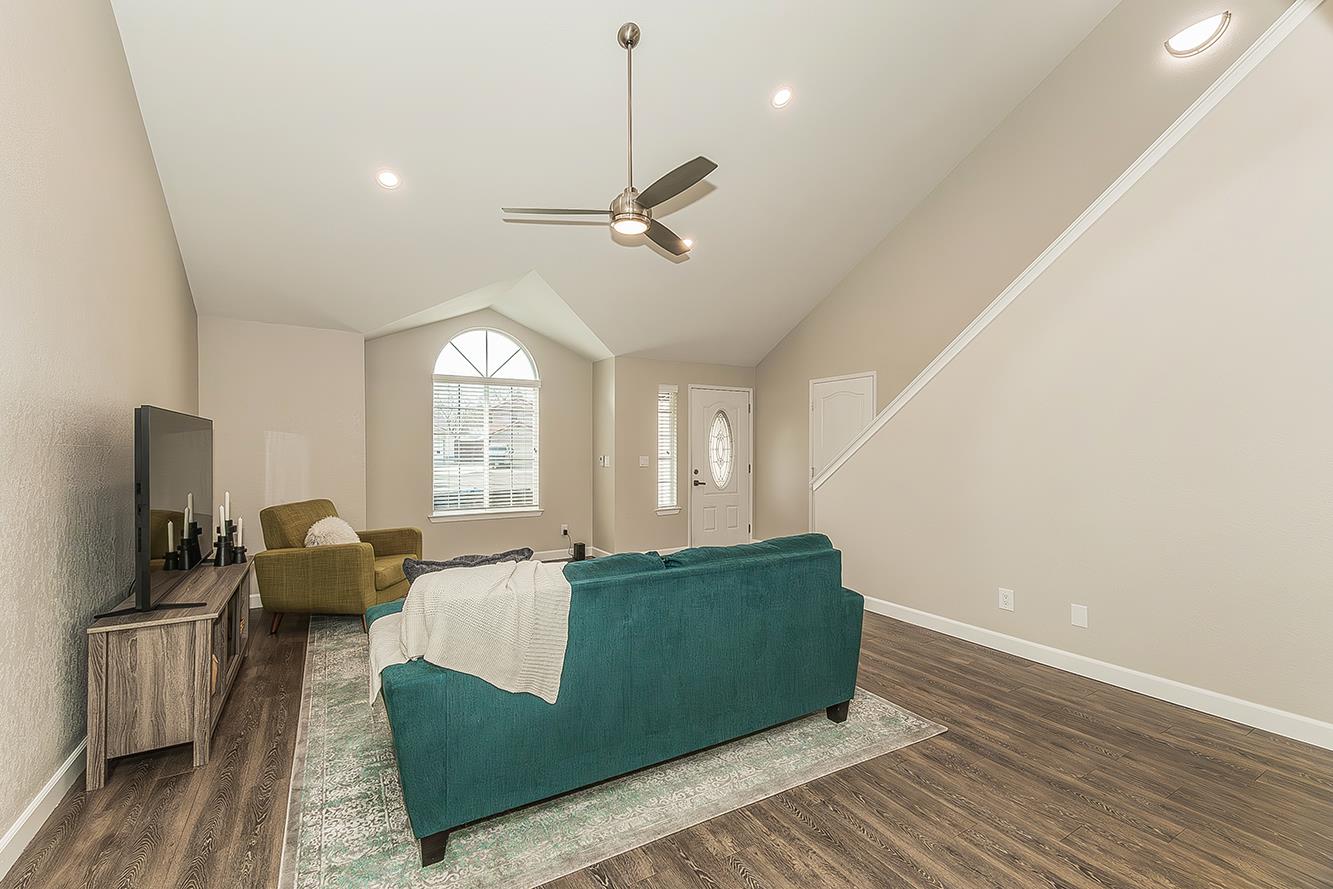 1636 E Solar Ave, Fresno, CA 93720