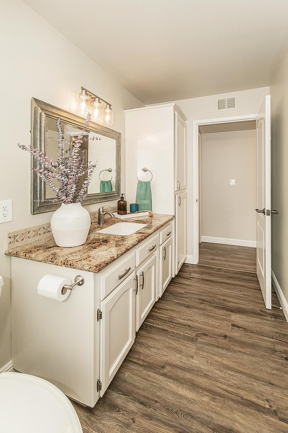 1636 E Solar Ave, Fresno, CA 93720