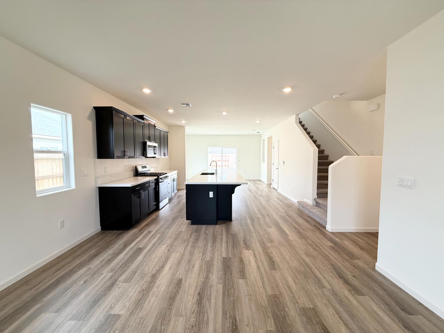 873 S Philip Ave, Fowler, CA 93625