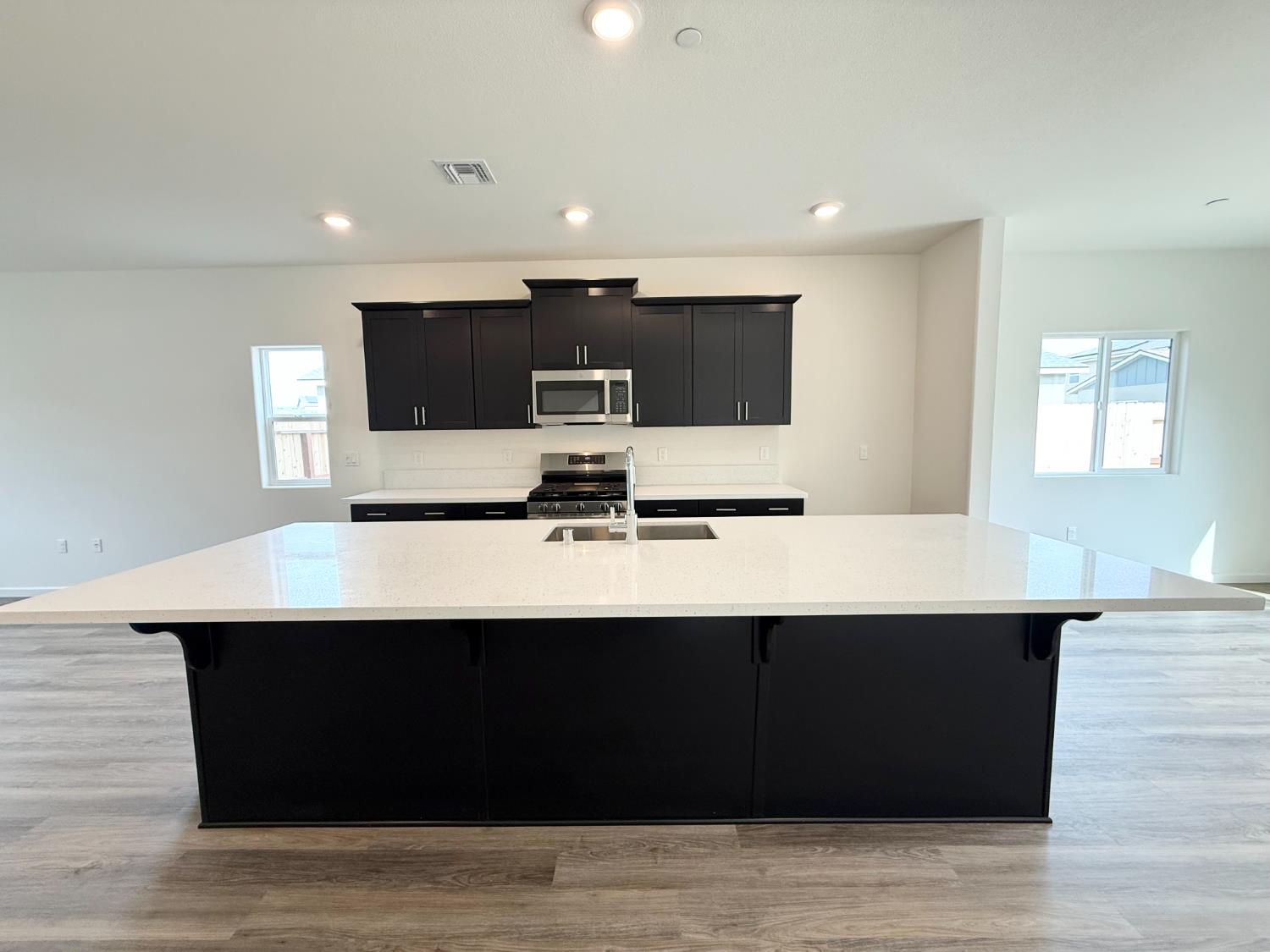 873 S Philip Ave, Fowler, CA 93625