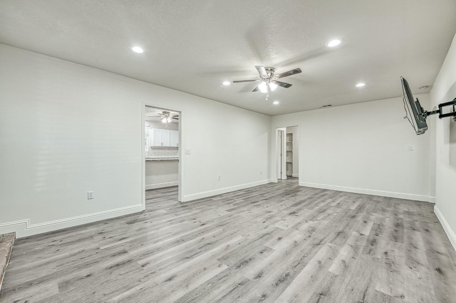 332 E Shields Ave, Fresno, CA 93704