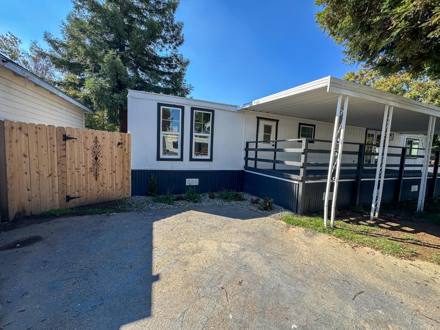 9360 N Blackstone #135, Fresno, CA 93720