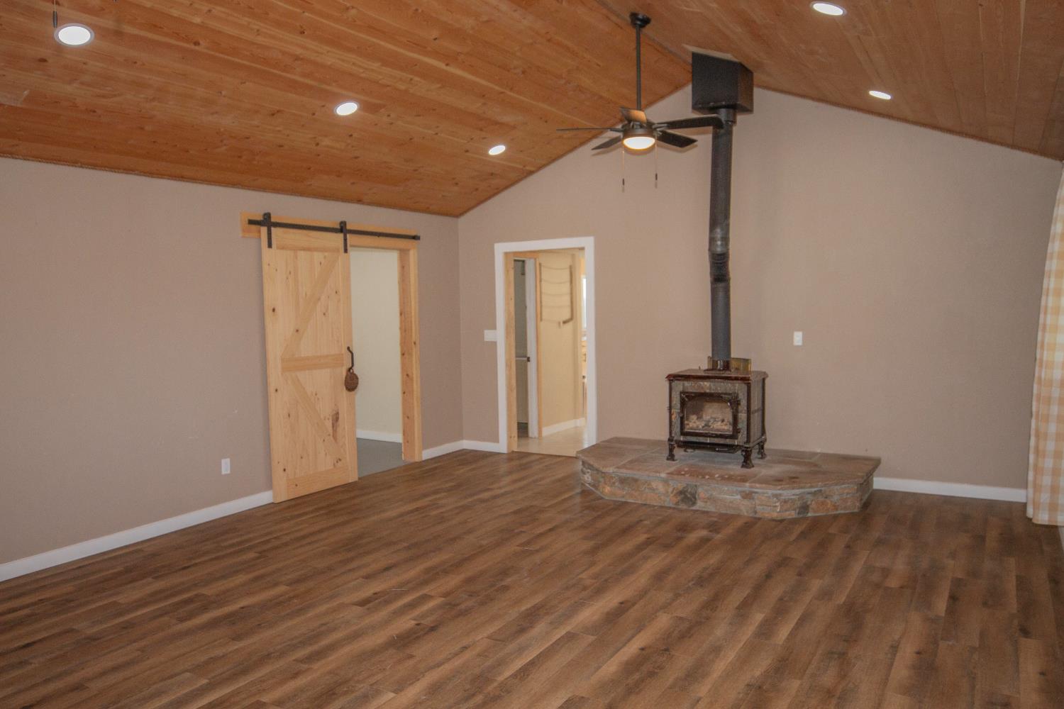 33379 George Smith Rd, Yokuts Valley, CA 93675