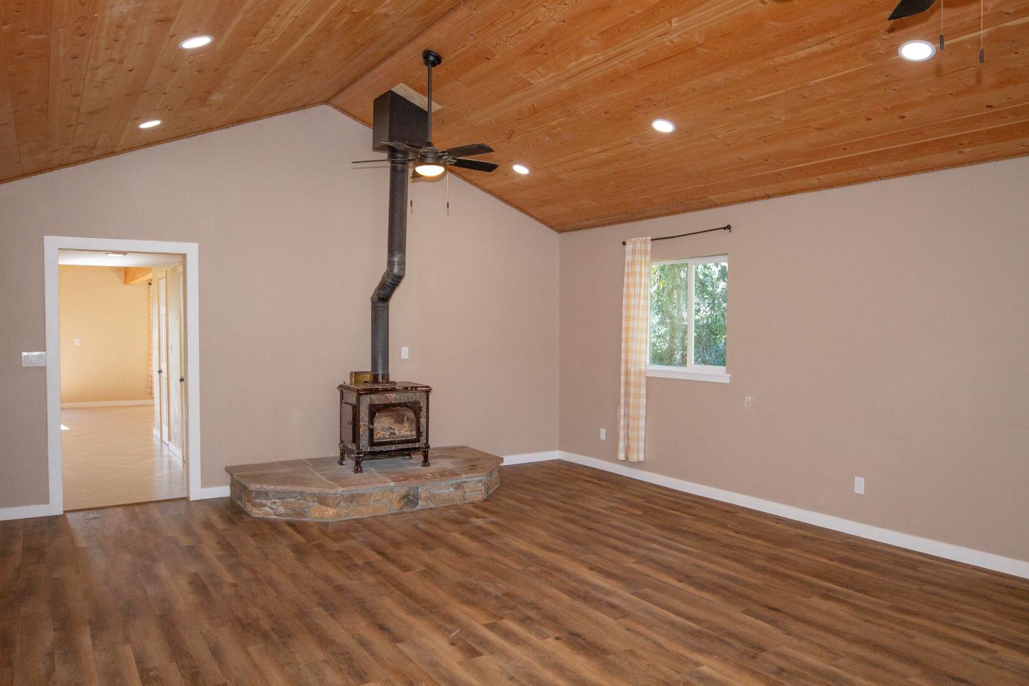 33379 George Smith Rd, Yokuts Valley, CA 93675