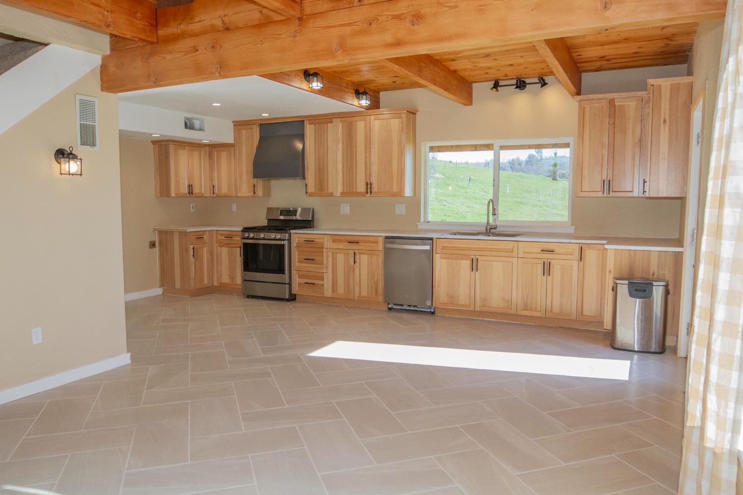 33379 George Smith Rd, Yokuts Valley, CA 93675