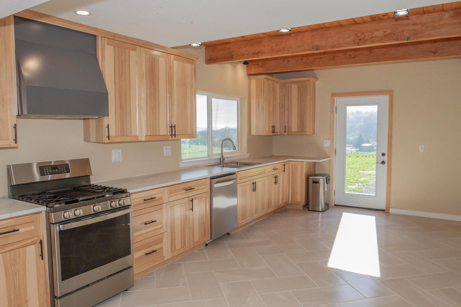 33379 George Smith Rd, Yokuts Valley, CA 93675