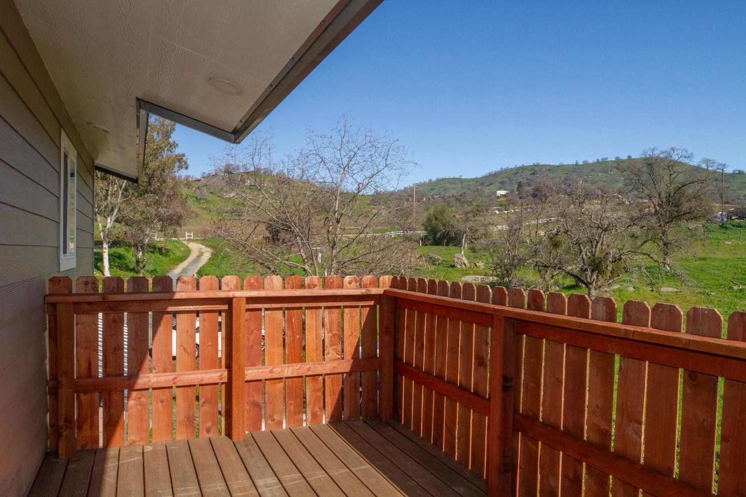 33379 George Smith Rd, Yokuts Valley, CA 93675