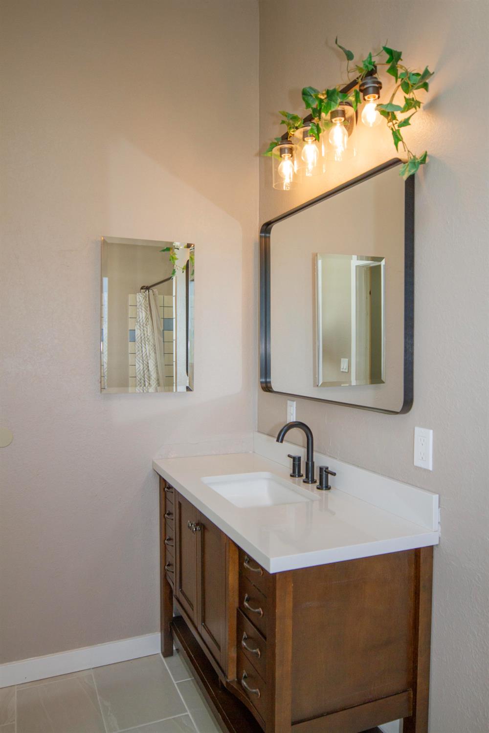 33379 George Smith Rd, Yokuts Valley, CA 93675