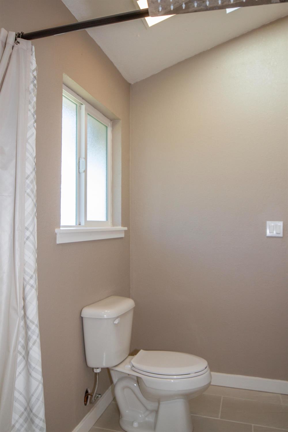 33379 George Smith Rd, Yokuts Valley, CA 93675