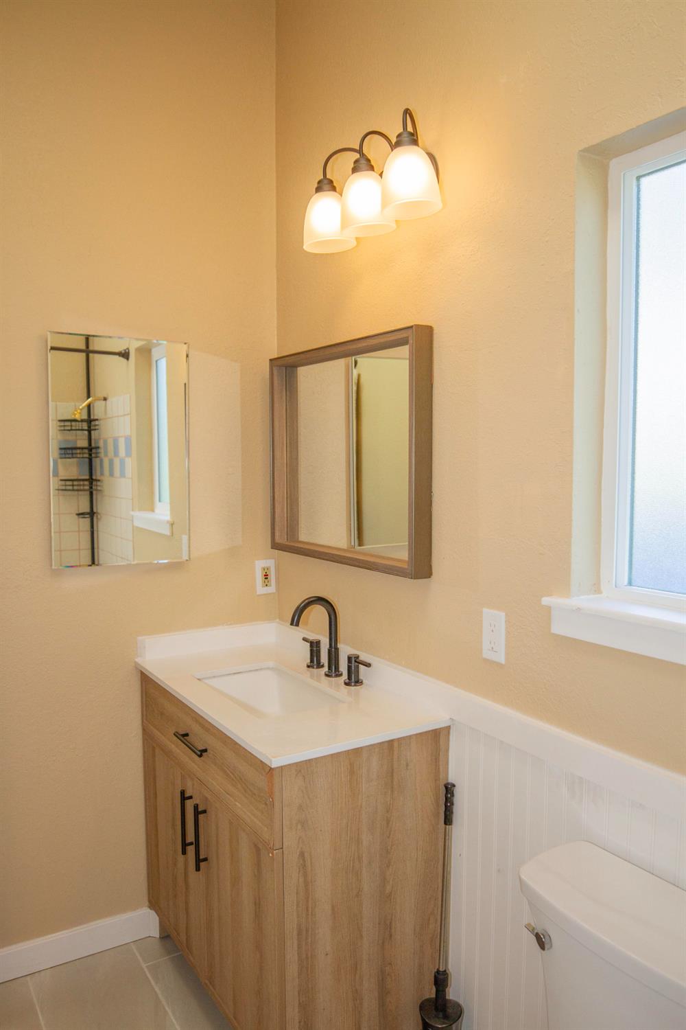 33379 George Smith Rd, Yokuts Valley, CA 93675