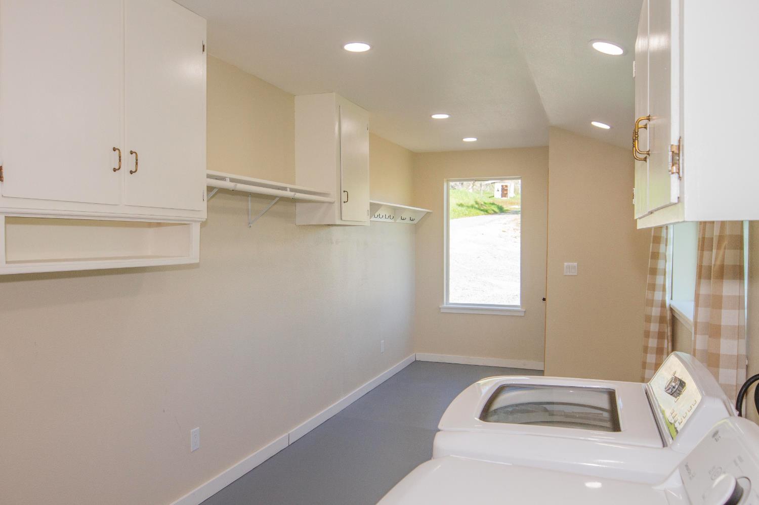 33379 George Smith Rd, Yokuts Valley, CA 93675