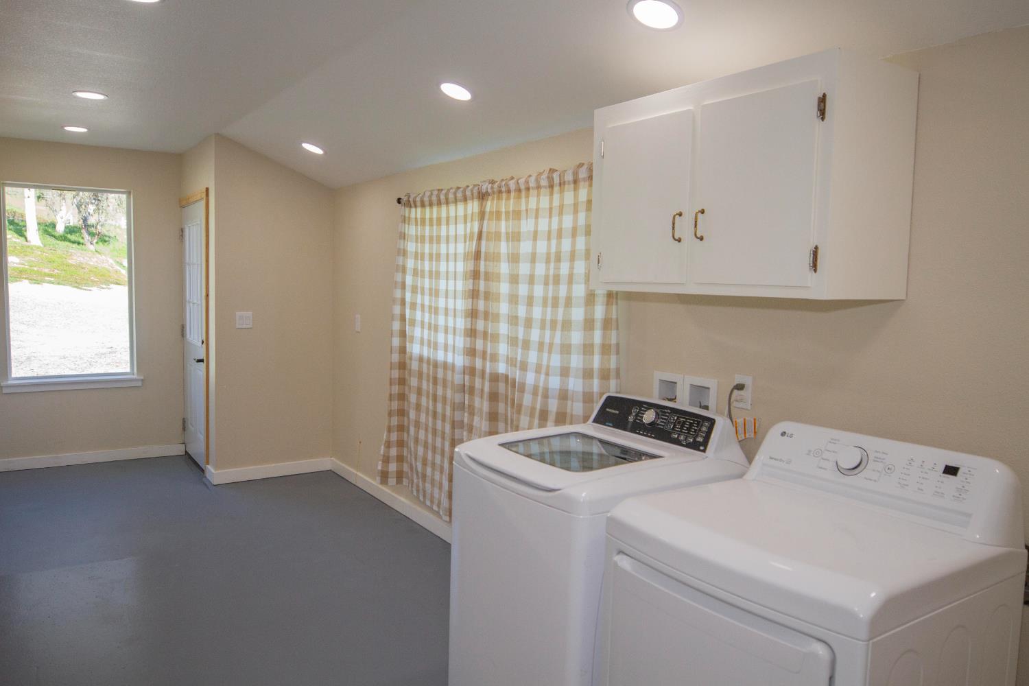 33379 George Smith Rd, Yokuts Valley, CA 93675