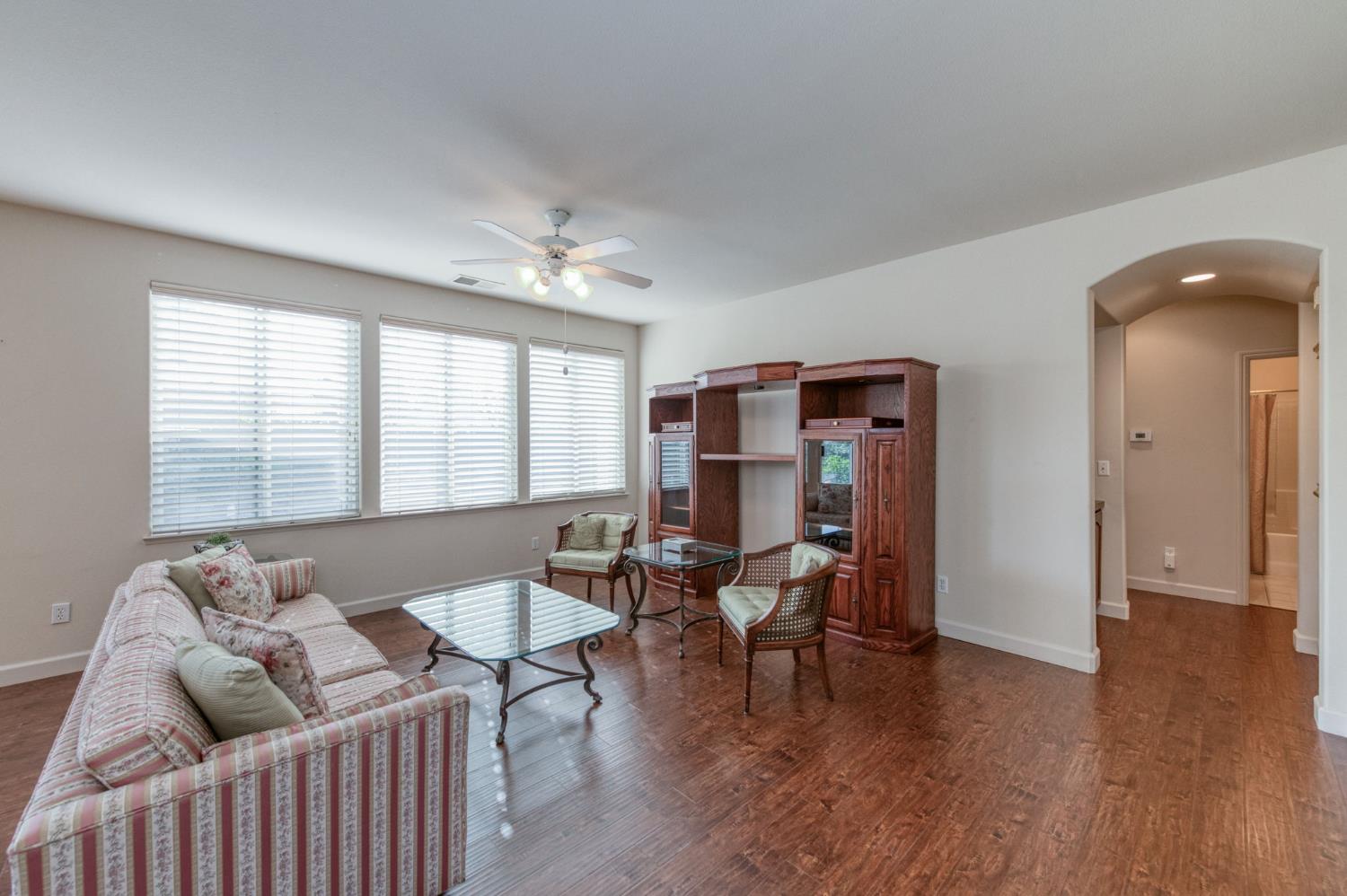 2406 E Marquise Ct, Fresno, CA 93720