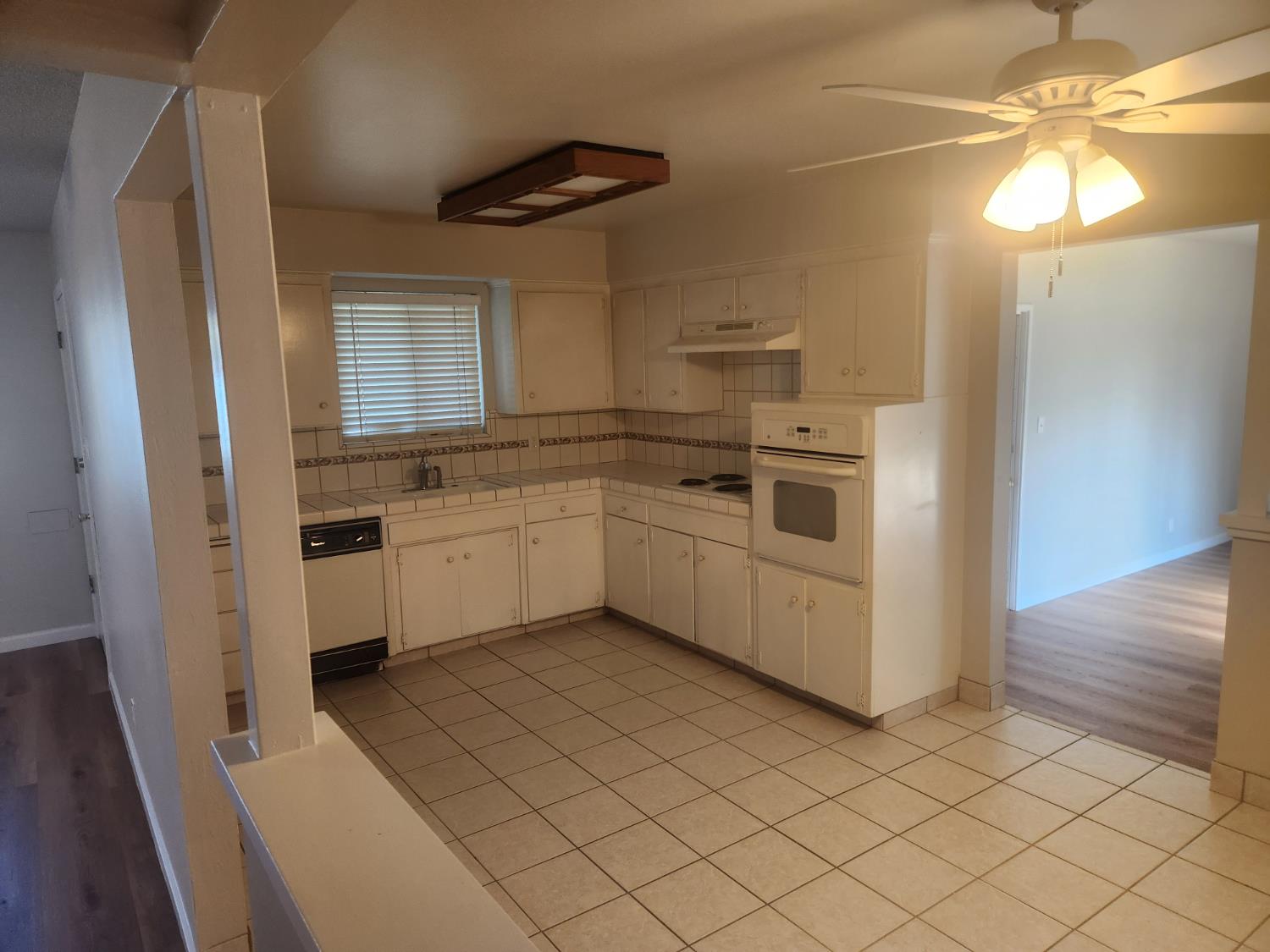 904 W Santa Ana Ave, Clovis, CA 93612