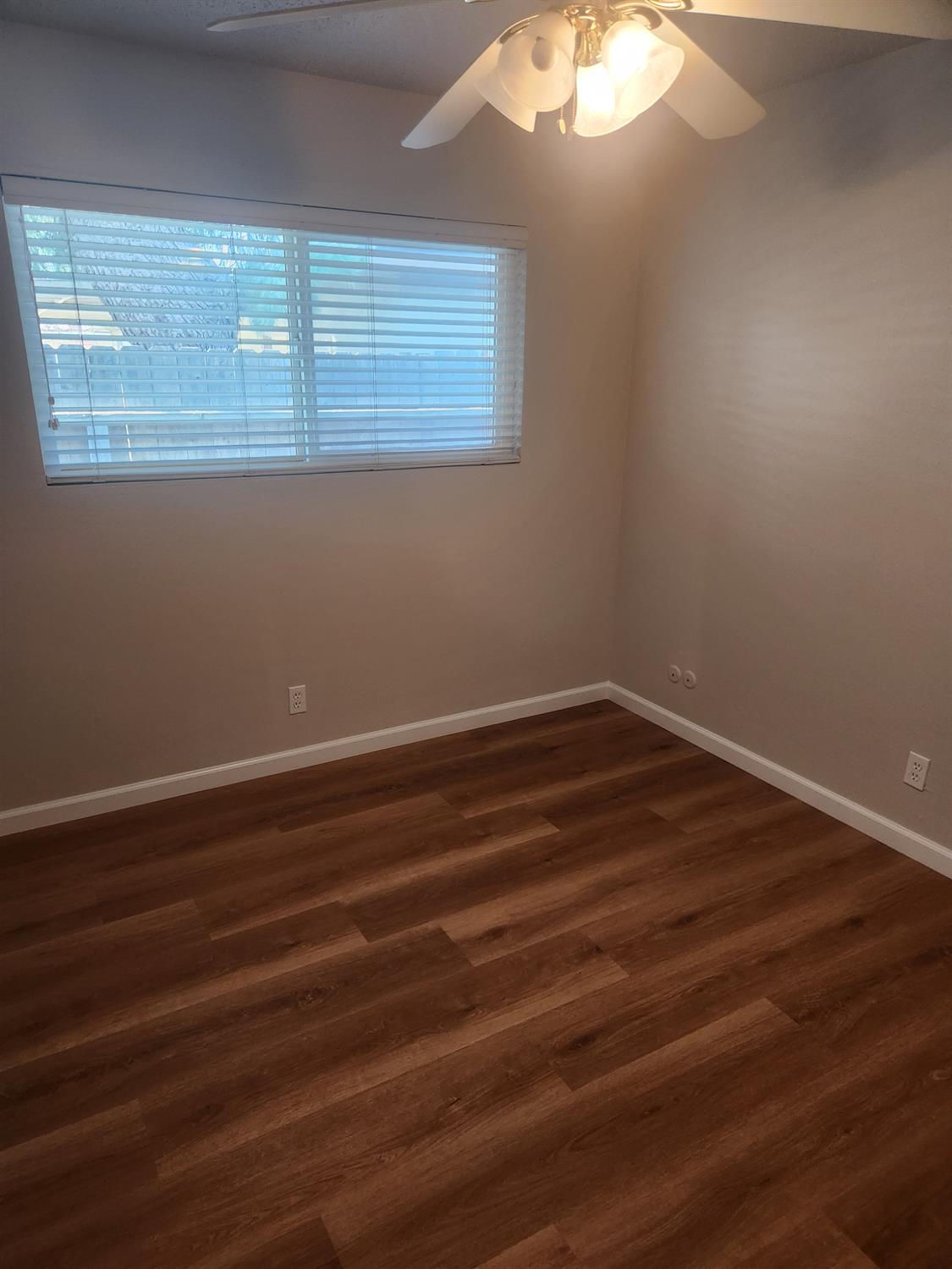 904 W Santa Ana Ave, Clovis, CA 93612