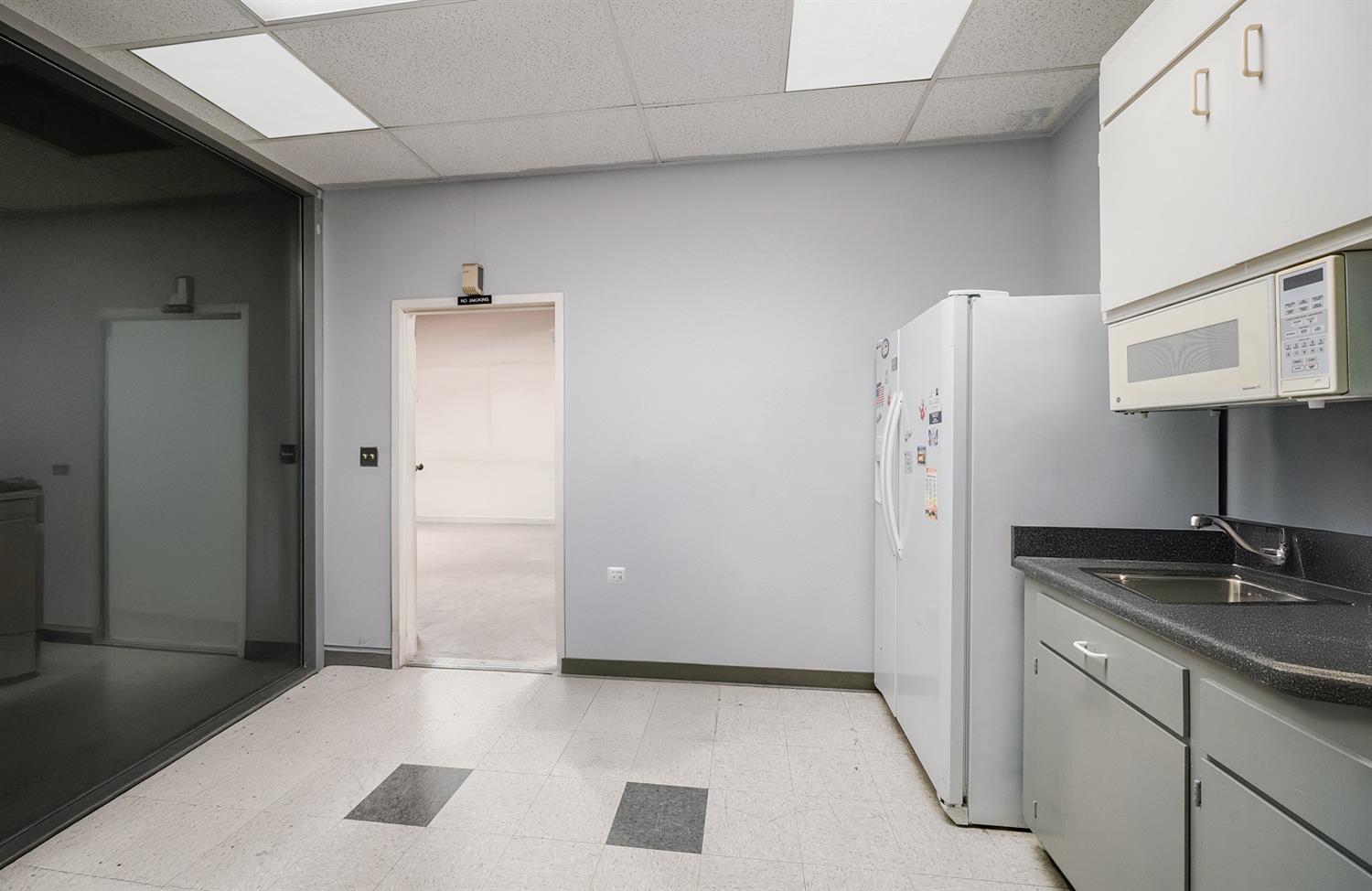 444 N 1St St, Fresno, CA 93702