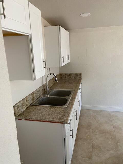 2326 E Hampton Way, Fresno, CA 93726