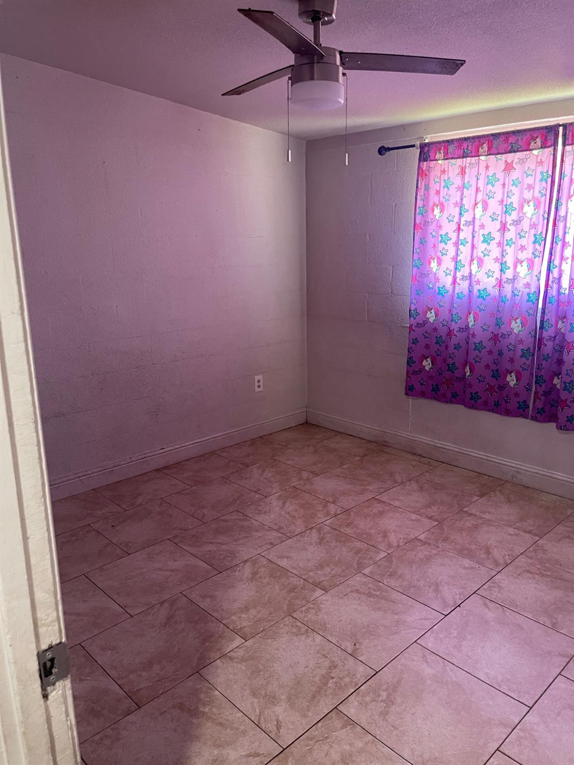 2326 E Hampton Way, Fresno, CA 93726