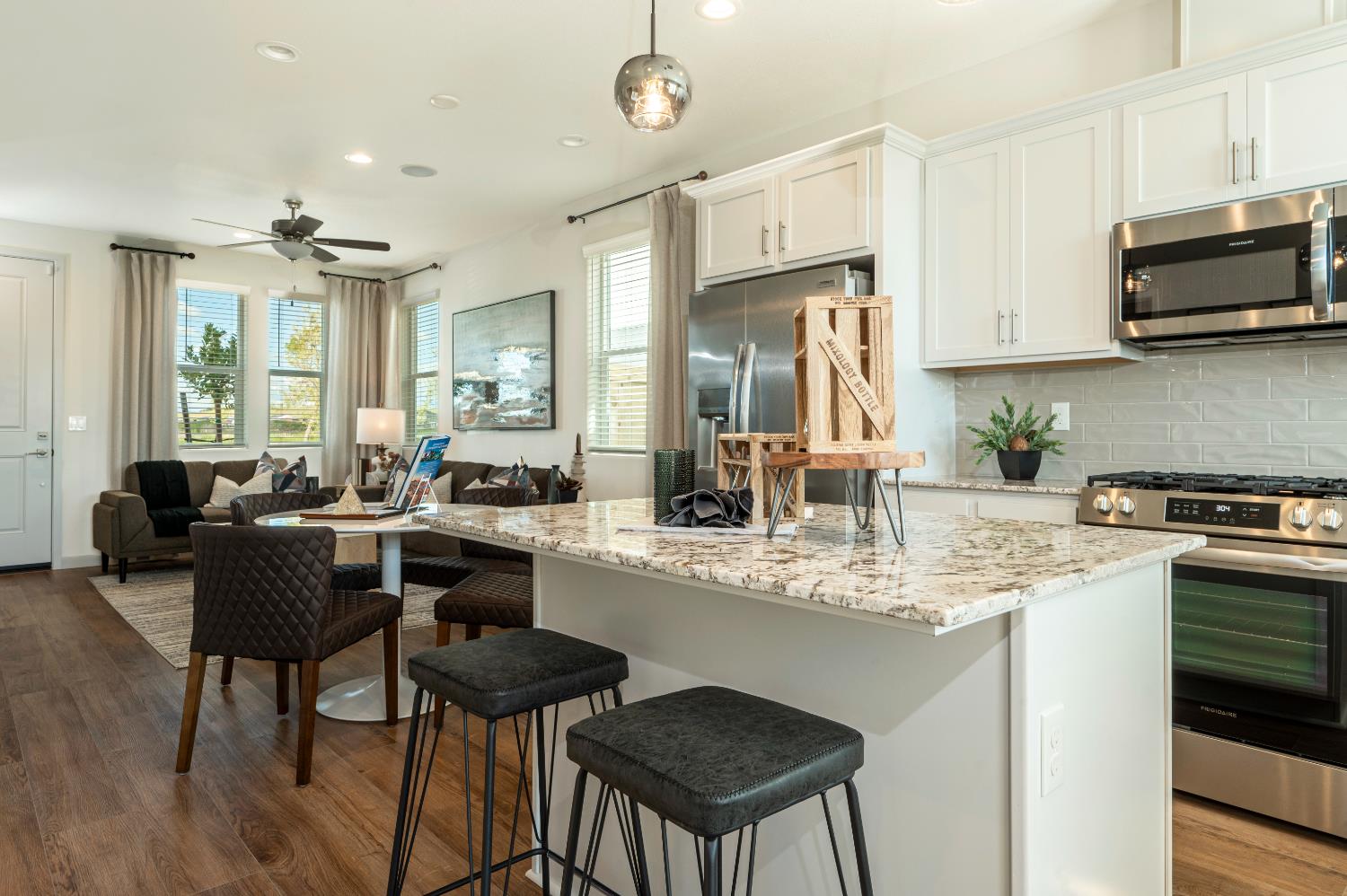 580 Ophelia Ave, Madera, CA 93636