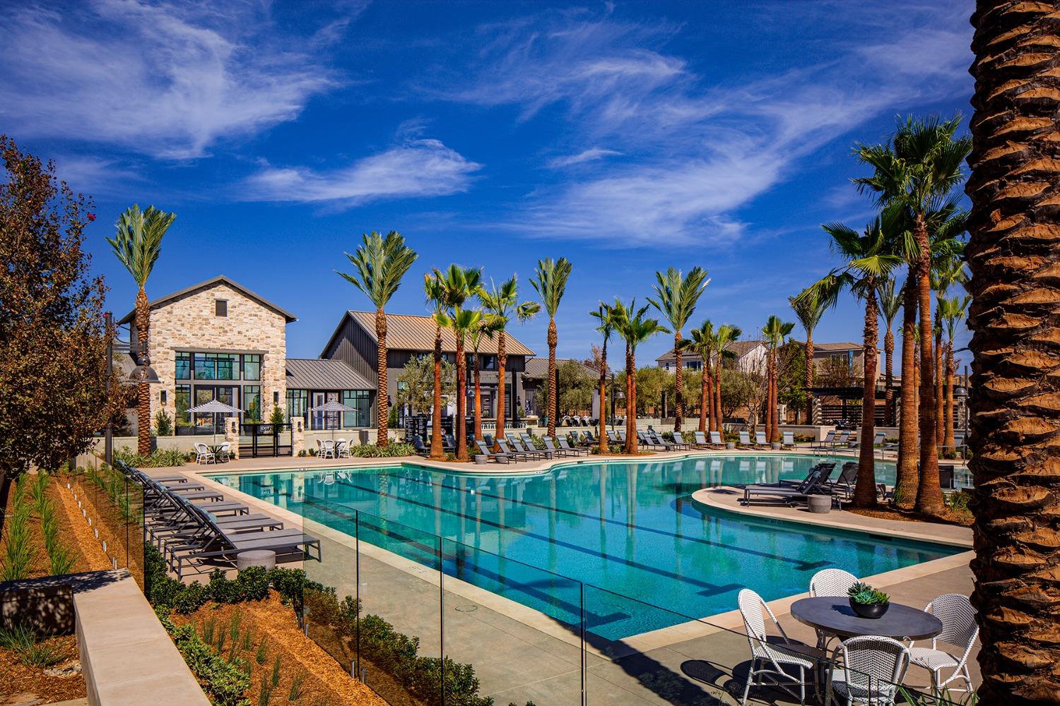 580 Ophelia Ave, Madera, CA 93636