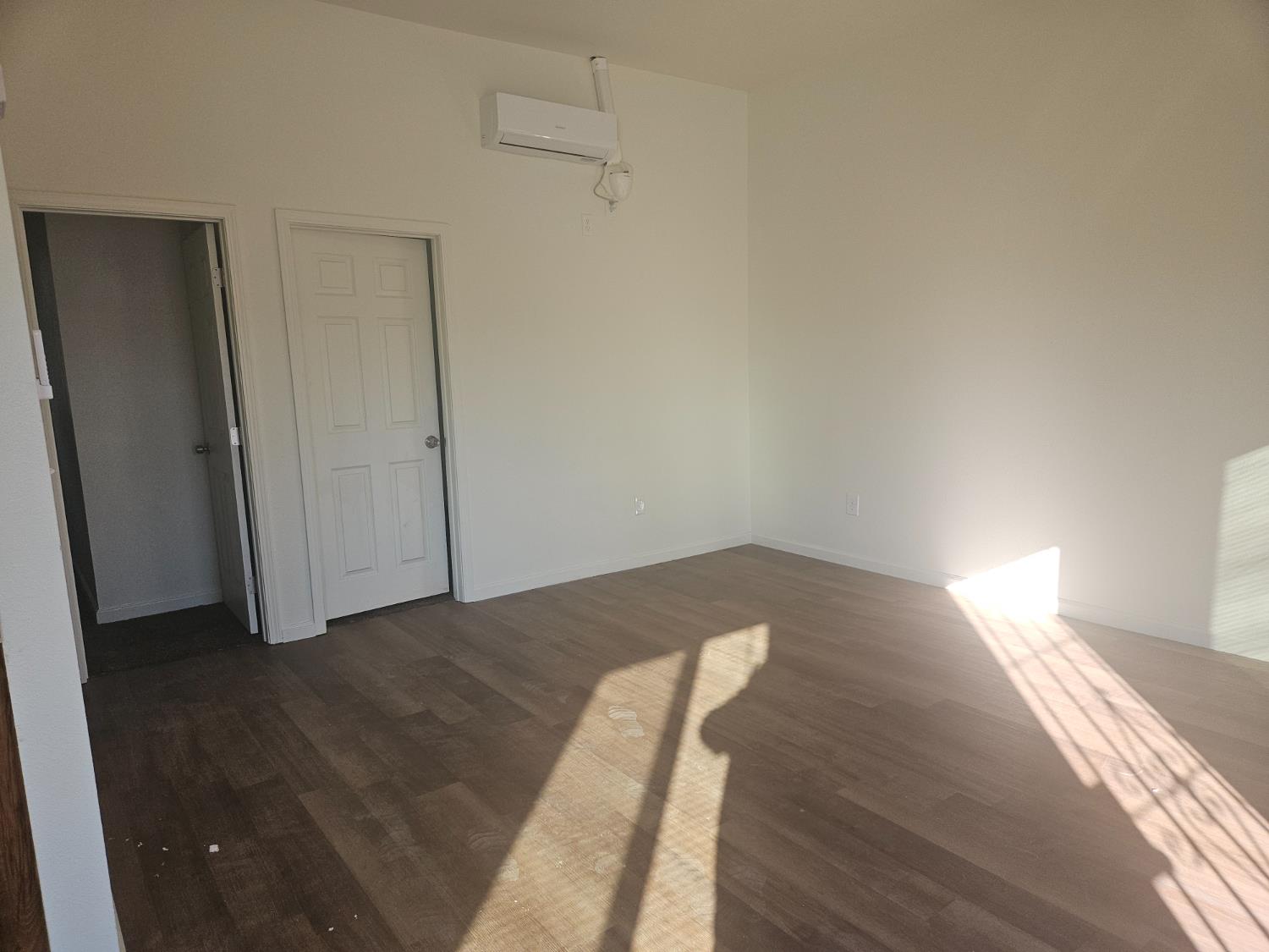 1240 J St, Sanger, CA 93657