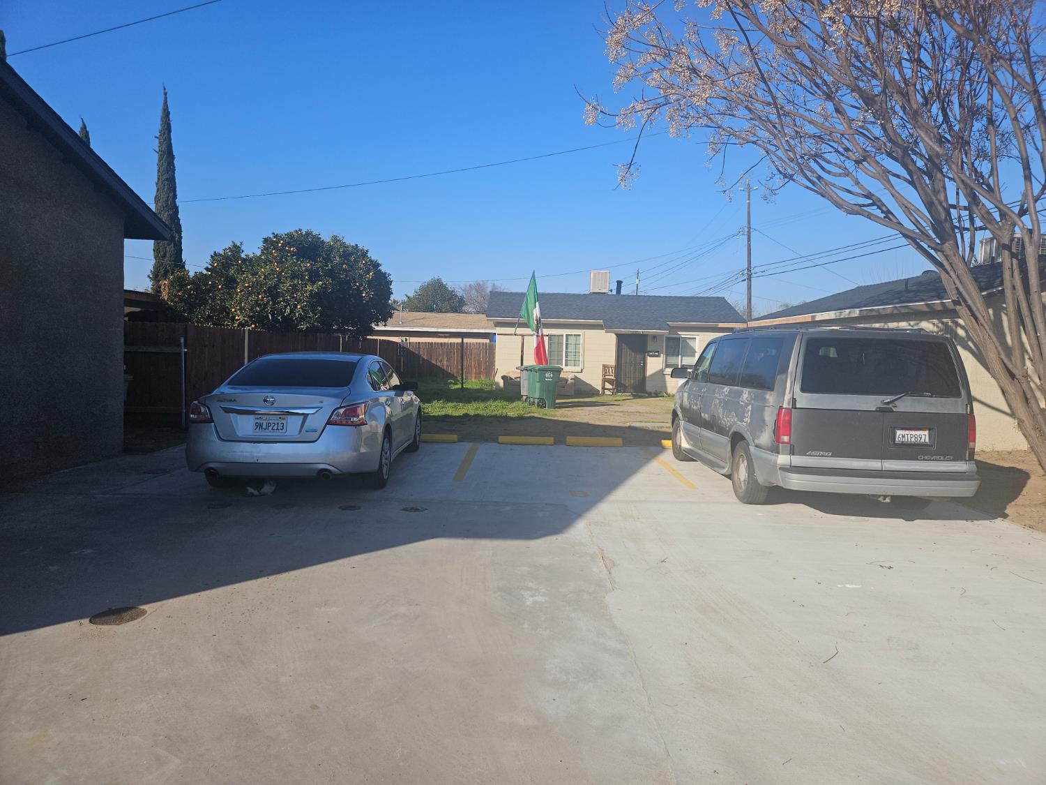1240 J St, Sanger, CA 93657