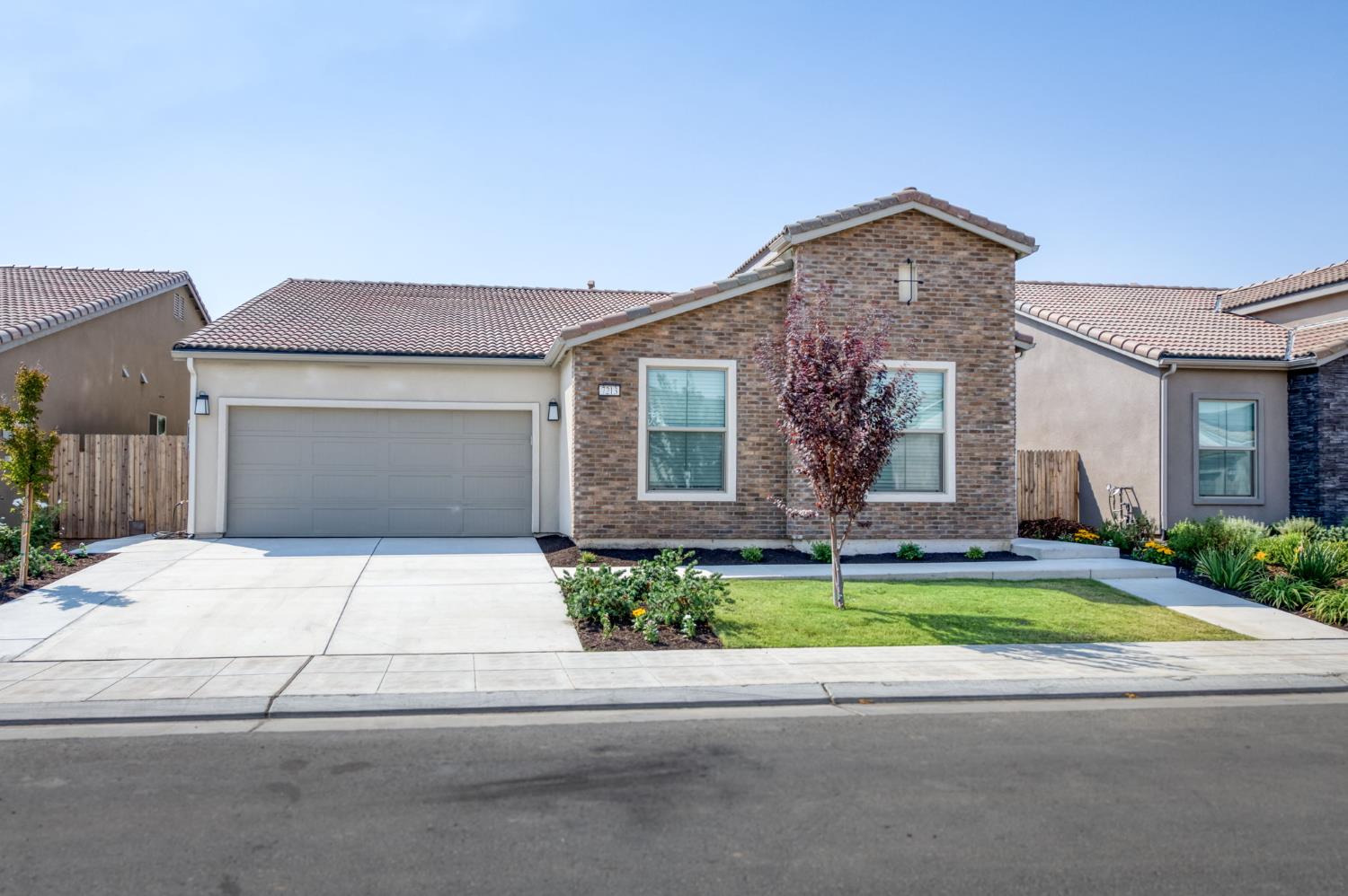 7213 E BROWN AVE, Fresno, CA 93737