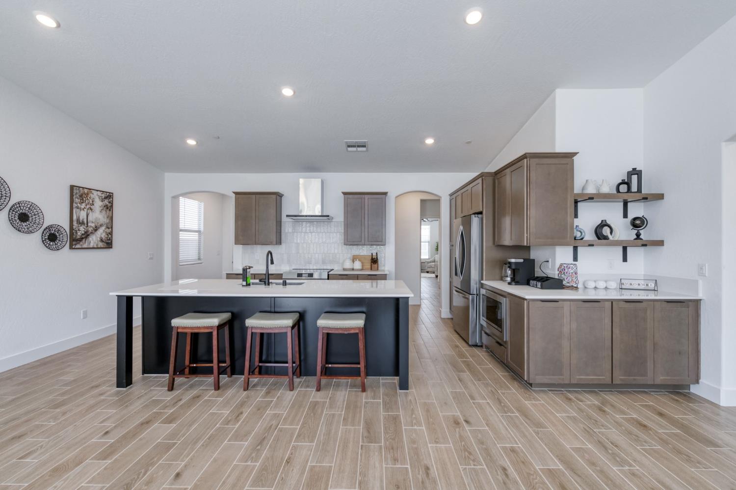 7213 E BROWN AVE, Fresno, CA 93737