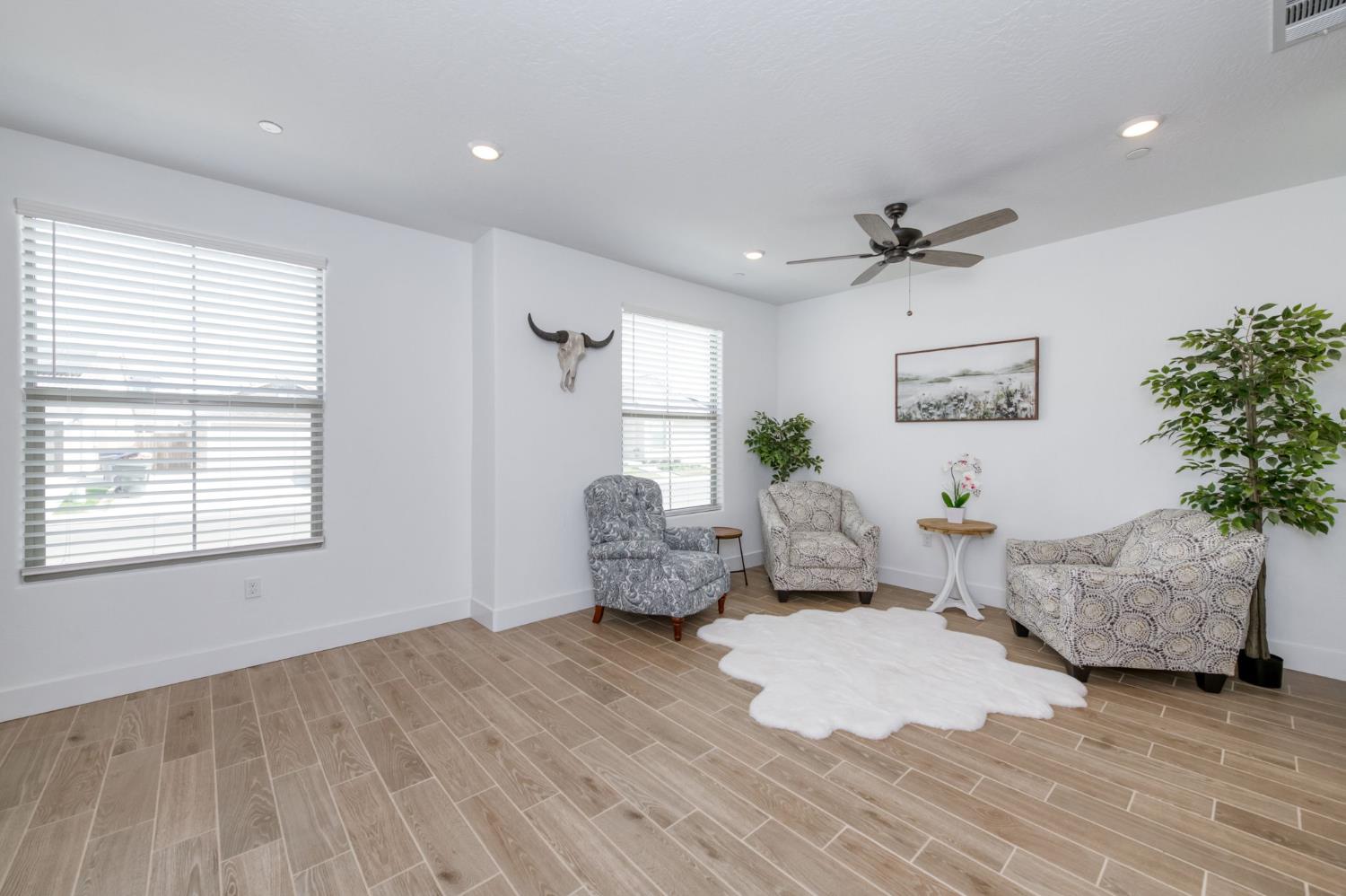 7213 E BROWN AVE, Fresno, CA 93737