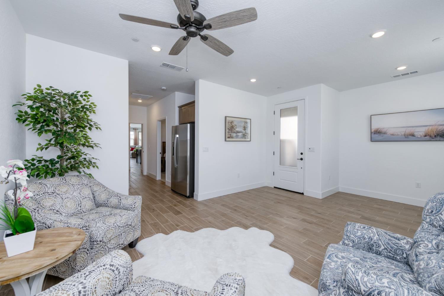 7213 E BROWN AVE, Fresno, CA 93737