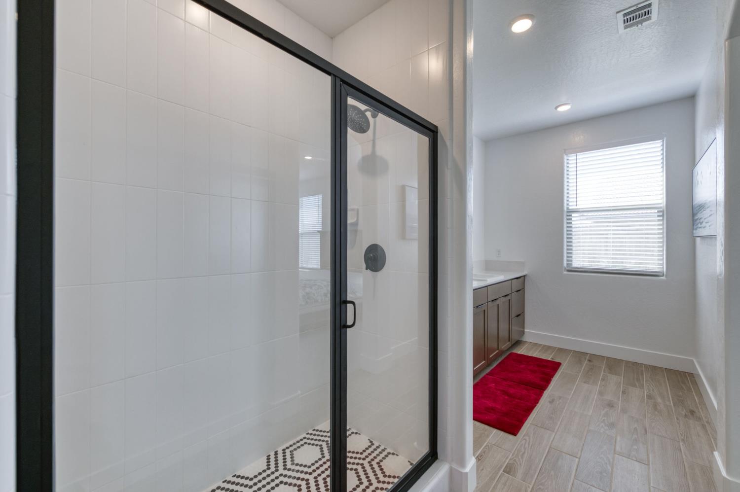 7213 E BROWN AVE, Fresno, CA 93737