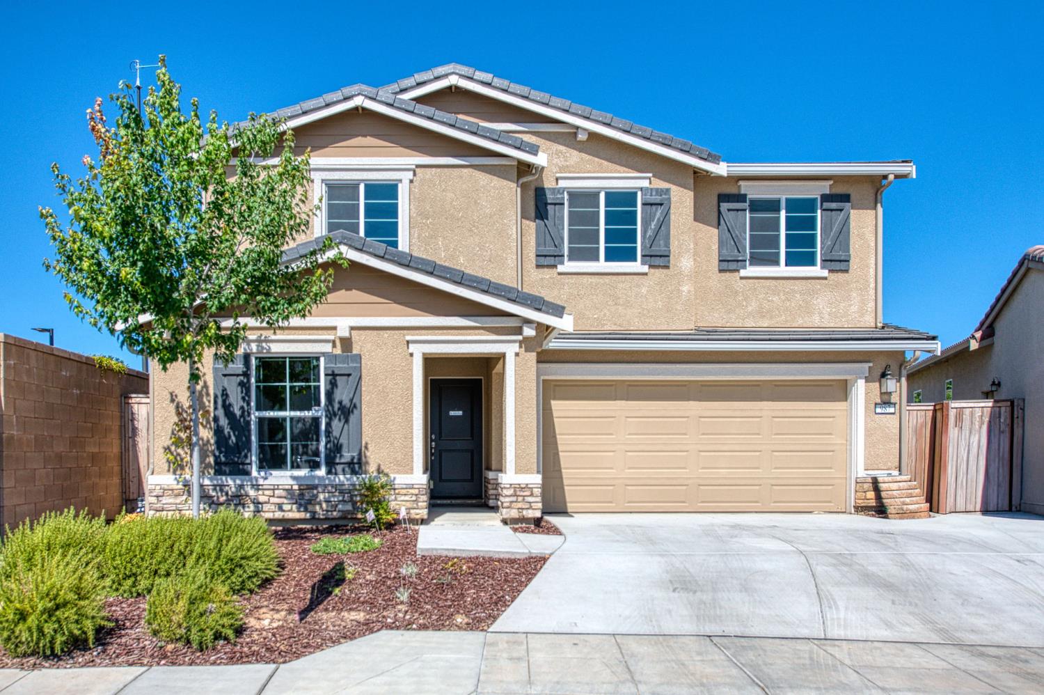 987 N Filbert Ave, Fresno, CA 93727