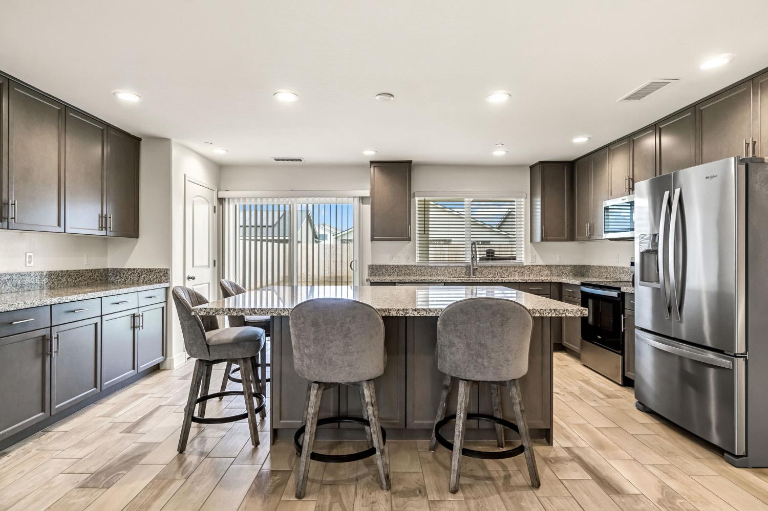 1356 W Annika, Hanford, CA 93230