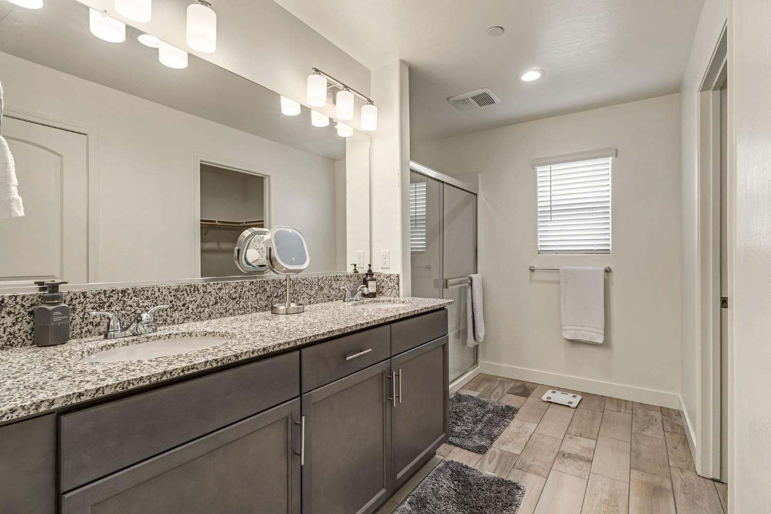 1356 W Annika, Hanford, CA 93230