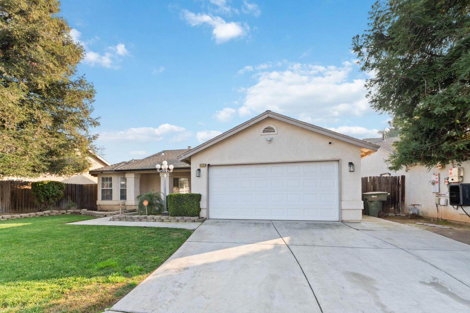6203 W San Madele Ave, Fresno, CA 93723