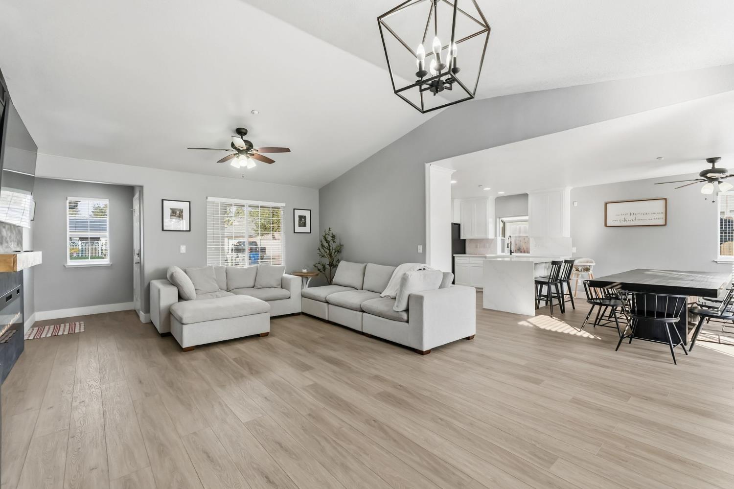 6203 W San Madele Ave, Fresno, CA 93723