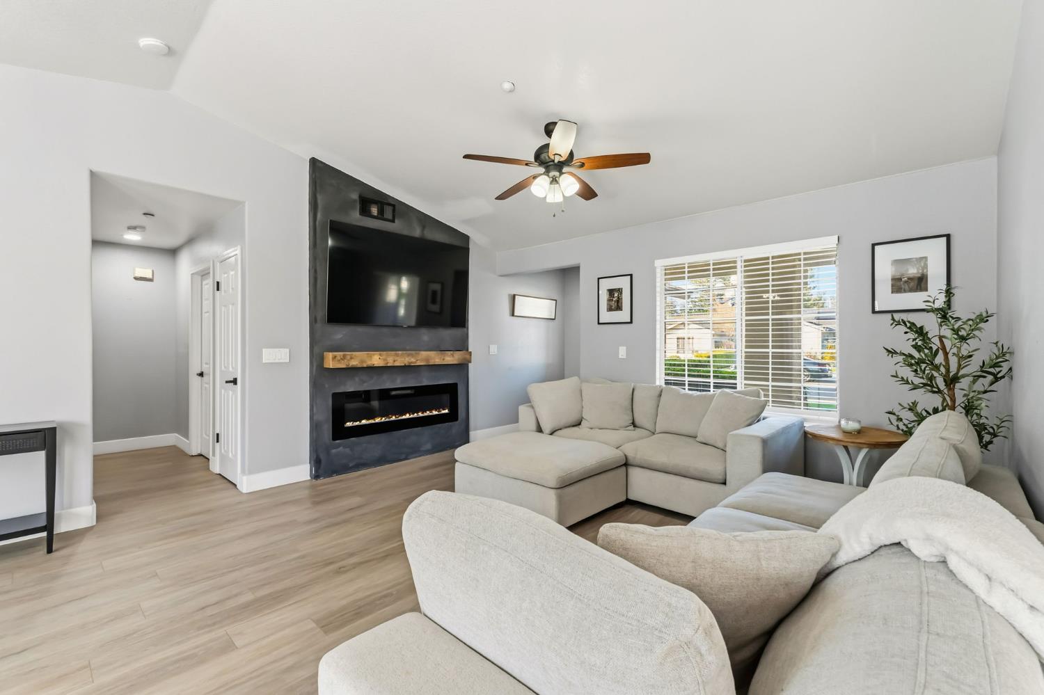 6203 W San Madele Ave, Fresno, CA 93723