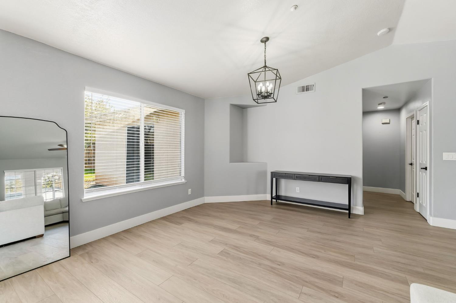 6203 W San Madele Ave, Fresno, CA 93723