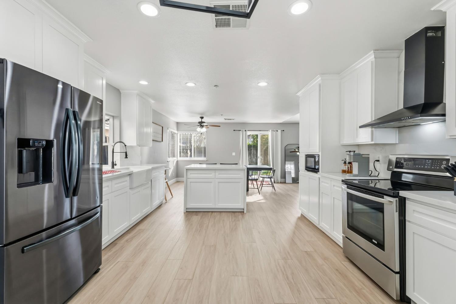 6203 W San Madele Ave, Fresno, CA 93723