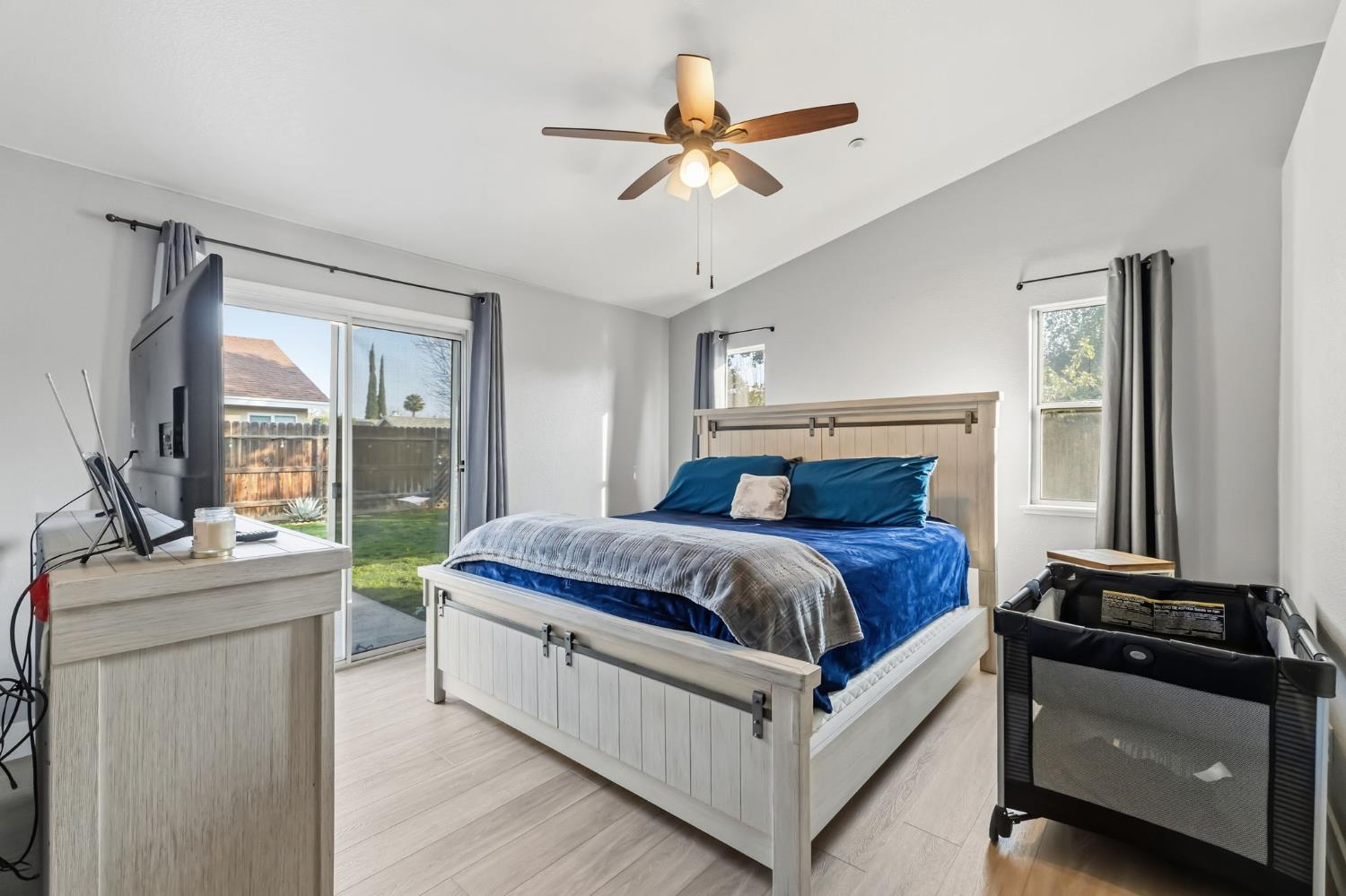 6203 W San Madele Ave, Fresno, CA 93723