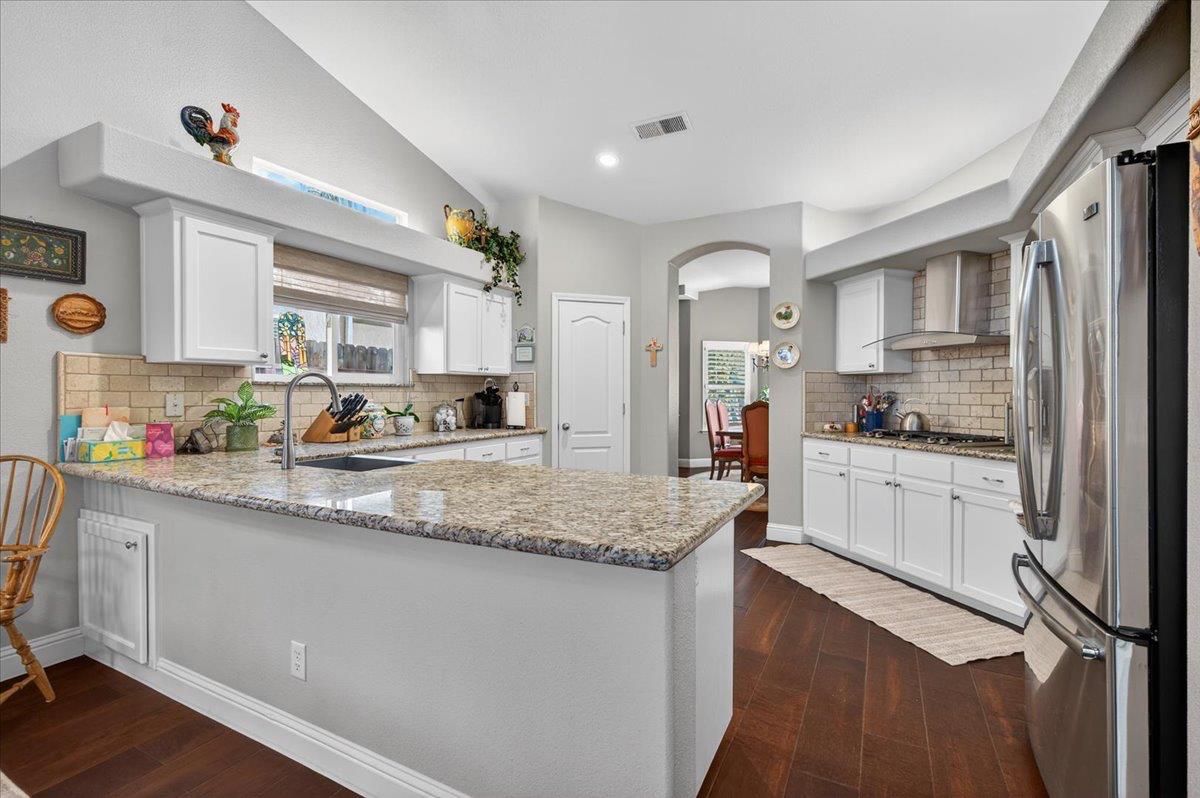 2672 E Bristol Ct, Fresno, CA 93720