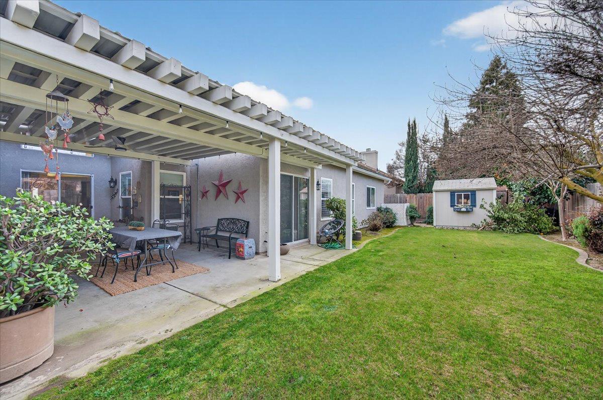 2672 E Bristol Ct, Fresno, CA 93720