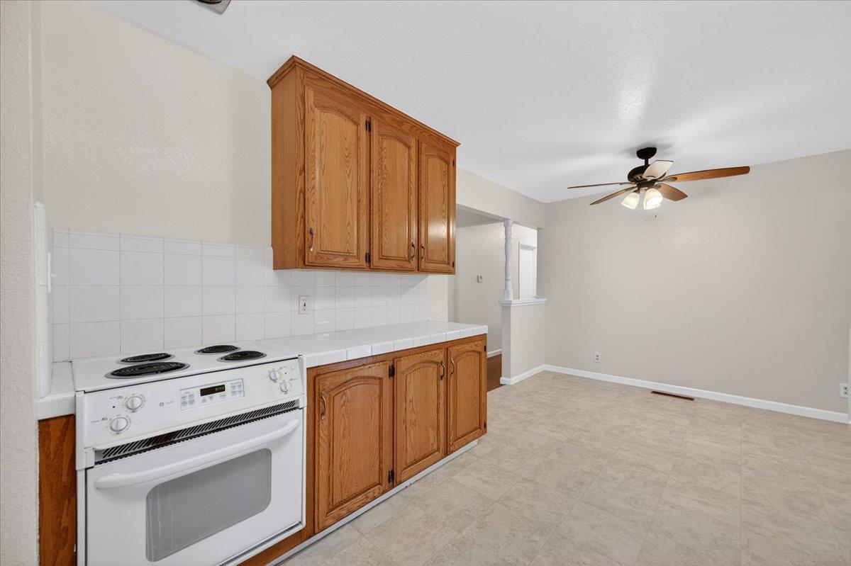 1335 Cindy Ave, Clovis, CA 93612