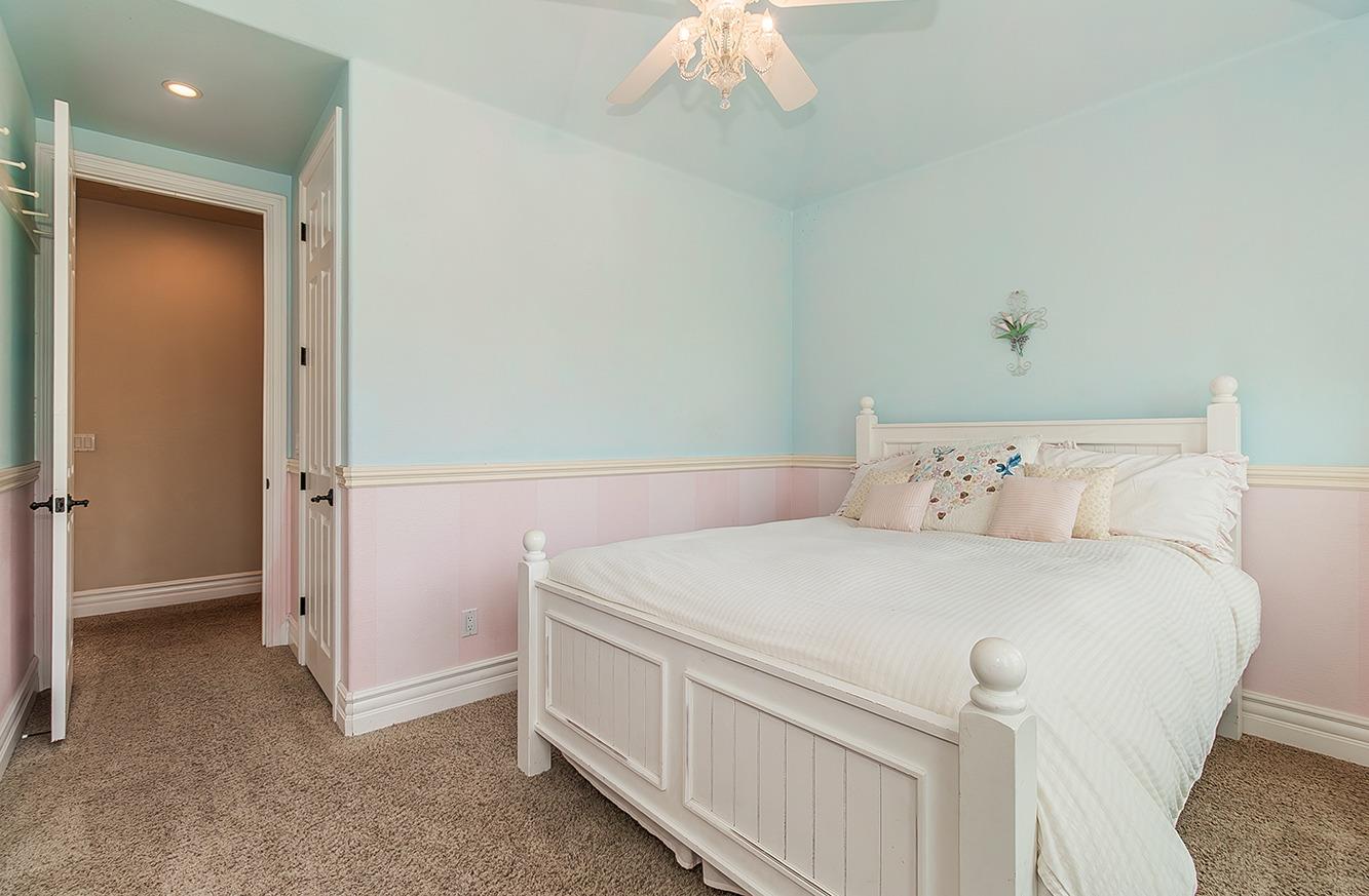 14505 Blue Drake Ln, Prather, CA 93651